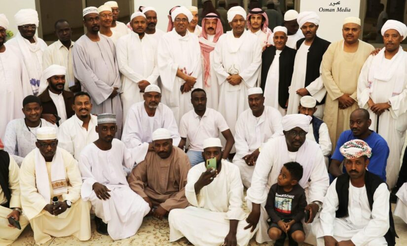 سفارة السودان بالكويت والجالية يقدمون تهاني العيد للمقيمين بالكويت