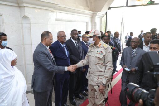 دقلو يشدد على ضرورة مشاركة جميع السودانيين في الحوار