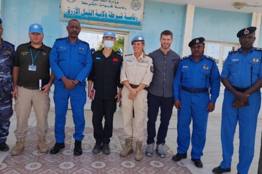 مدير شرطة إقليم النيل الأزرق يلتقي وفد اليونتامس