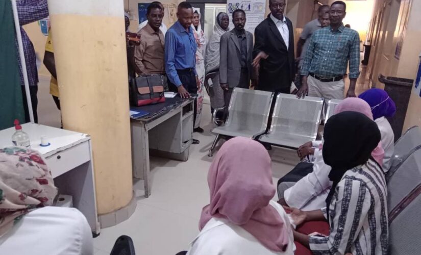 الأمين العام لحكومة شمال دارفور بالانابة يتفقد اقسام الطواري والمستشفيات