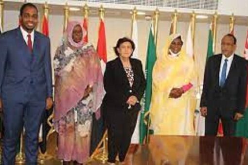 وزيرة العمل والإصلاح الإداري تزور منظمة المرأة العربية