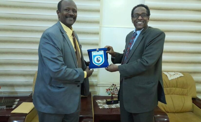 مدير جامعة الخرطوم يستقبل سفير السودان بفرنسا
