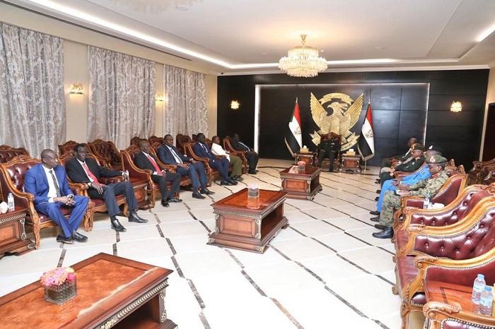 البرهان يطلع على مخرجات الآلية المشتركة بين السودان وجنوب السودان