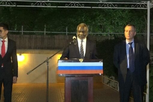 السودان يؤكد حرصه على تطوير علاقاته مع روسيا